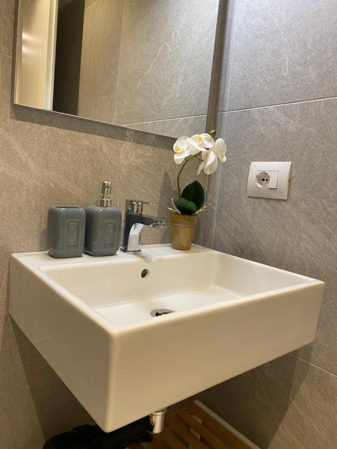 Living Studio Apartments Тирана Екстериор снимка