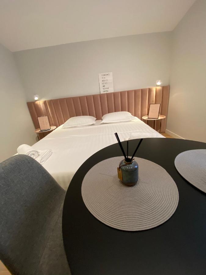 Living Studio Apartments Тирана Екстериор снимка