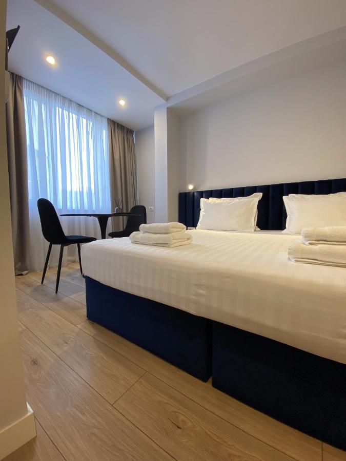 Living Studio Apartments Тирана Екстериор снимка