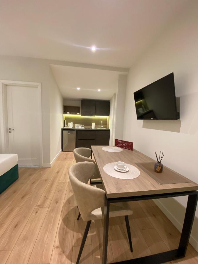 Living Studio Apartments Тирана Екстериор снимка