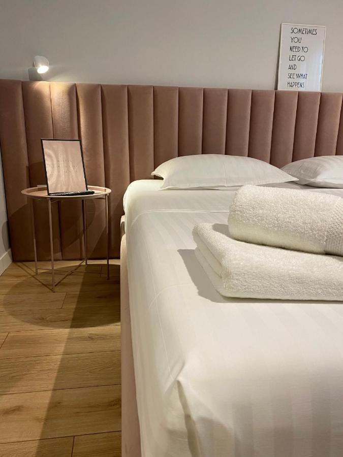 Living Studio Apartments Тирана Екстериор снимка