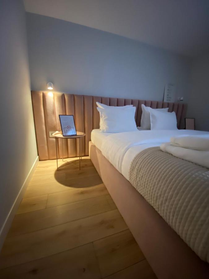 Living Studio Apartments Тирана Екстериор снимка